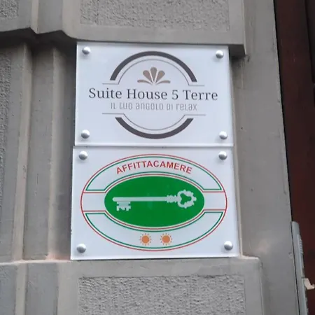 Гостьовий будинок House 5 Terre 4*