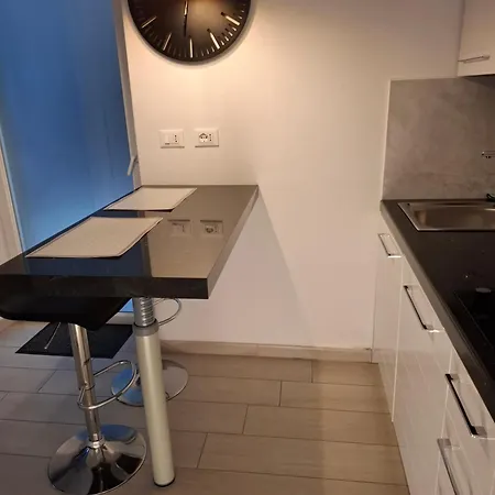 House 5 Terre 4*