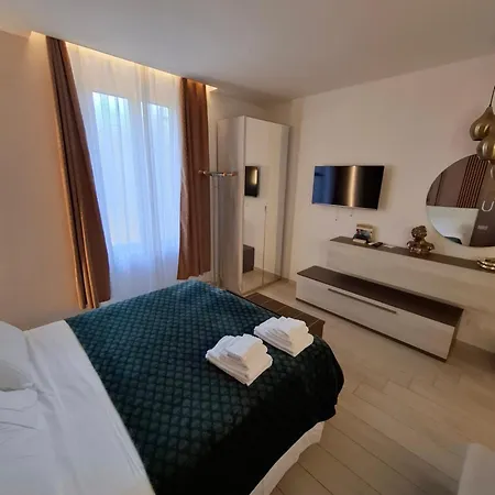House 5 Terre 4*